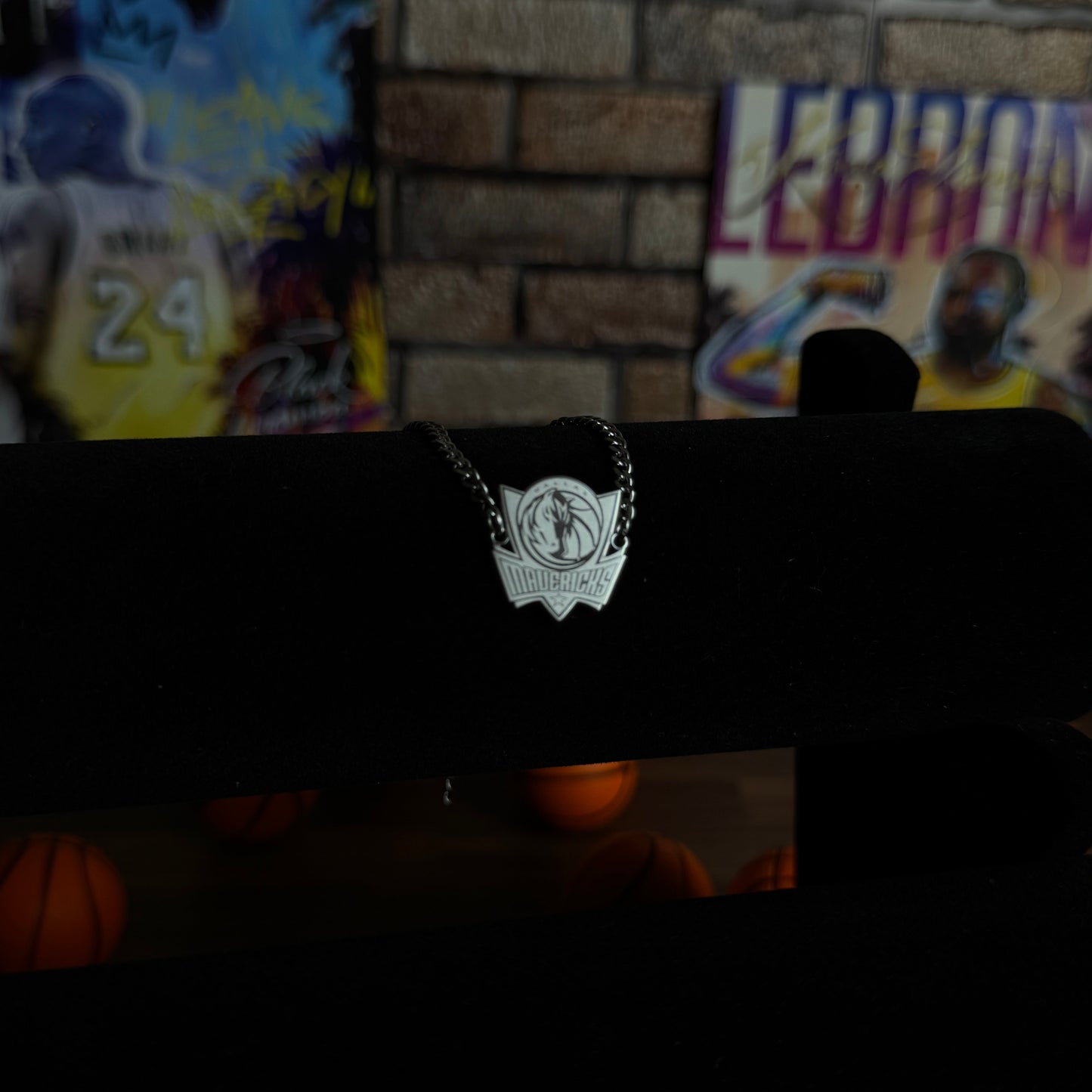 Mavericks necklace